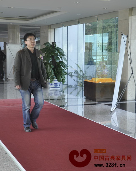 东阳明堂红木市场部经理谭鑫