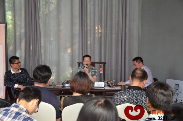 万科世玺携手御典红木举办的“大话木文化·城市中国味”高端红木品鉴会现场 万科世玺携手御典红木举办的“大话木文化·城市中国味”高端红木品鉴会现场