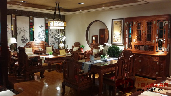 东成红木成都专卖店内的精美红木家具 东成红木成都专卖店内的精美红木家具
