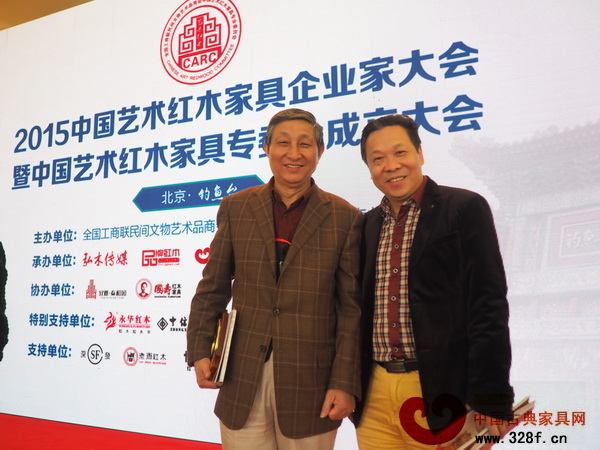 曹兆庭与原故宫博物院文保科技部主任曹静楼在北京钓鱼台合影 曹兆庭与原故宫博物院文保科技部主任曹静楼在北京钓鱼台合影