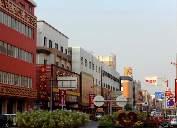 岐涌路仍是大涌目前通往城区的交通要道,但上下班高峰期非常拥 岐涌路仍是大涌目前通往城区的交通要道,但上下班高峰期非常拥