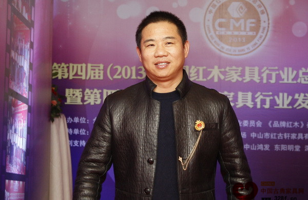 上海老周红木董事长周仲坚 上海老周红木董事长周仲坚