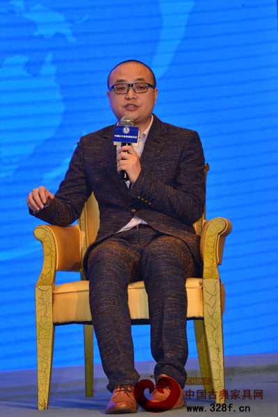东阳卓木王红木总经理杜长江在论坛上分享了他对红木家具传承的看法 东阳卓木王红木总经理杜长江在论坛上分享了他对红木家具传承的看法