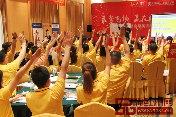 学员们热情高涨,积极参加学习 学员们热情高涨,积极参加学习