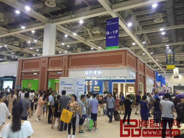 苏州家具展首日人气火爆,展馆内人头攒动 苏州家具展首日人气火爆,展馆内人头攒动