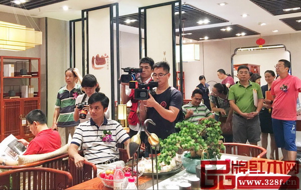 国寿红木·世外桃源广州琶洲吉盛伟邦店现场人气火爆 国寿红木·世外桃源广州琶洲吉盛伟邦店现场人气火爆