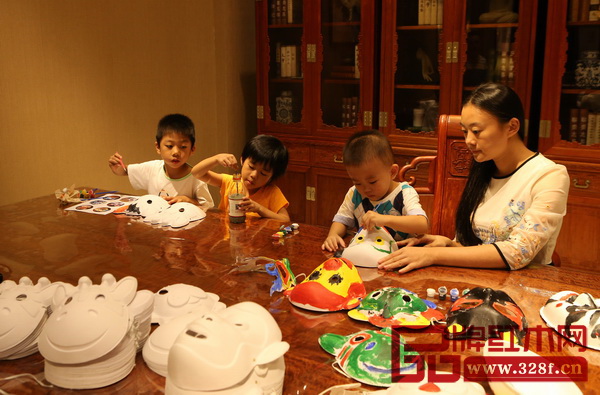 脸谱涂鸦亲子互动,让孩子感受中国传统文化中的乐趣 脸谱涂鸦亲子互动,让孩子感受中国传统文化中的乐趣