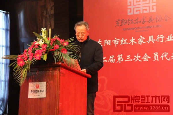东阳市红木家具行业协会秘书长曹益民 东阳市红木家具行业协会秘书长曹益民