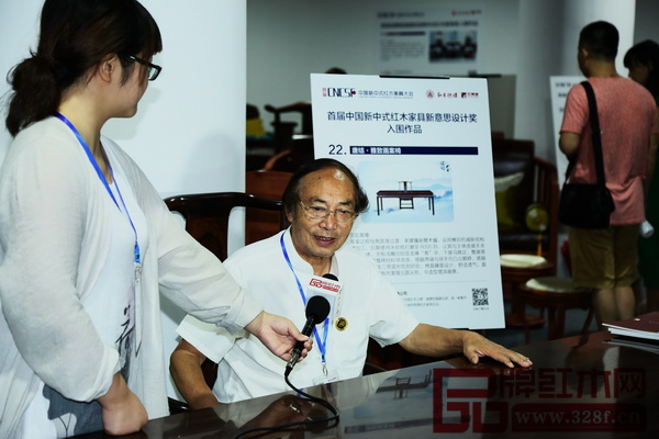亚太地区手工艺大师冯文土现场点评唐结红木《大红酸枝·雅致画案椅》 亚太地区手工艺大师冯文土现场点评唐结红木《大红酸枝·雅致画案椅》