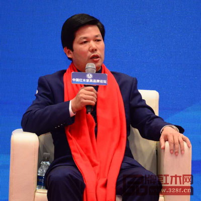 中国传统工艺大师、全联艺术红木家具专业委员会主席团主席、中山东成红木董事长张锡复 中国传统工艺大师、全联民间文物艺术品商会艺术红木家具专业委员会主席团主席、中山东成红木董事长张锡复 中国传统工艺大师、全联艺术红木家具专业委员会主席团主席、中山东成红木董事长张锡复 中国传统工艺大师、全联民间文物艺术品商会艺术红木家具专业委员会主席团主席、中山东成红木董事长张锡复