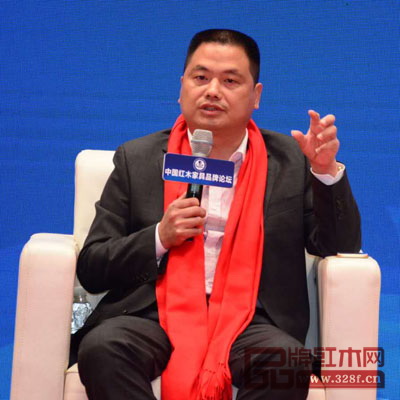 全联艺术红木家具专业委员会主席团主席、东阳中信红木董事长李忠信 全联民间文物艺术品商会艺术红木家具专业委员会主席团主席、东阳中信红木董事长李忠信 全联艺术红木家具专业委员会主席团主席、东阳中信红木董事长李忠信 全联民间文物艺术品商会艺术红木家具专业委员会主席团主席、东阳中信红木董事长李忠信