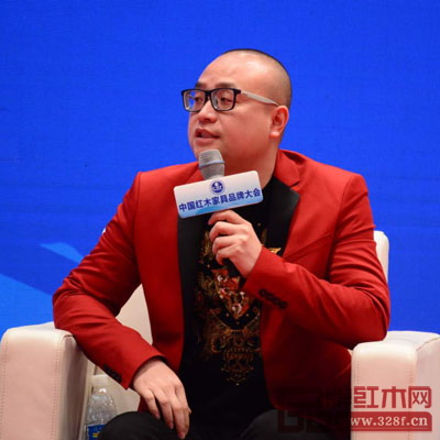 全联民间文物艺术品商会艺术红木家具专业委员会主席团主席单位—东阳卓木王总裁杜长江 全联民间文物艺术品商会艺术红木家具专业委员会主席团主席单位—东阳卓木王总裁杜长江