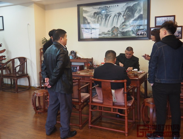 东阳市南市街道分管工业周主任带队在华厦·大不同参观指导