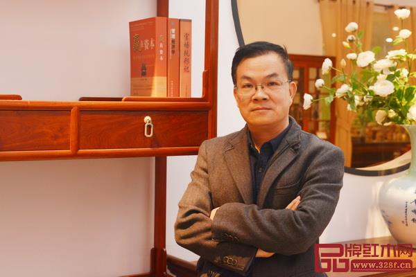  新会雄业红木董事长钟超雄