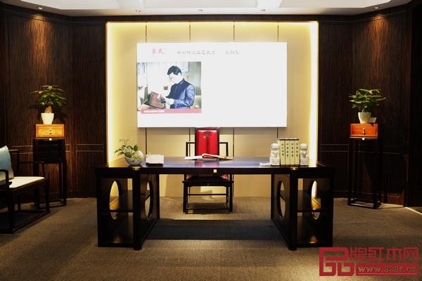 东成·文宋在2018中国（中山）新中式红木家具展的雅致展厅