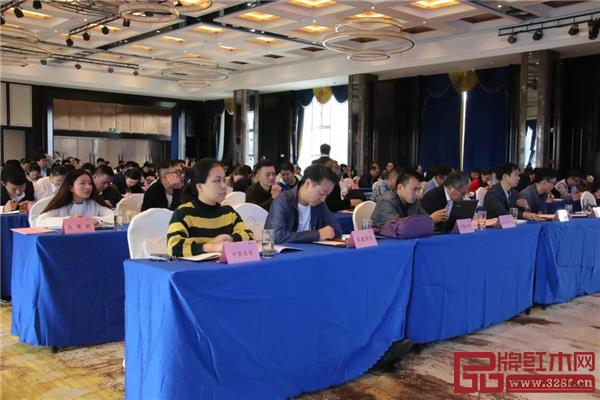 红木家具“浙江制造”团体标准新闻发布会现场 红木家具“浙江制造”团体标准新闻发布会现场