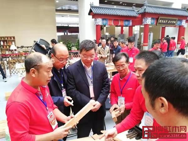 2018中国技能大赛——全国家具制作职业技能竞赛总决赛现场 2018中国技能大赛——全国家具制作职业技能竞赛总决赛现场