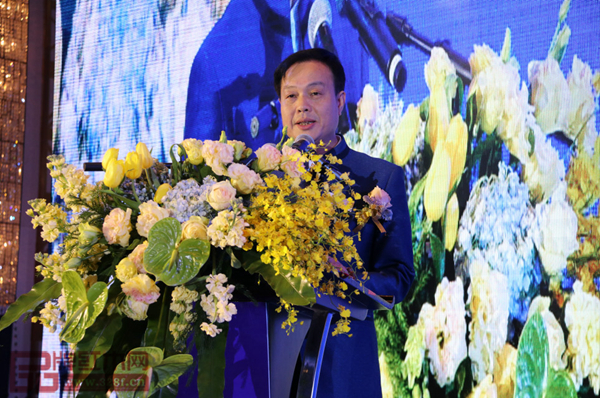 中山市家具商会第八届理事会会长李剑文发表就职演讲