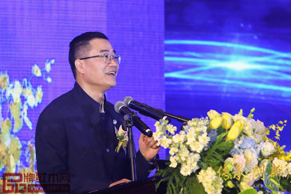 广东省家具协会会长王克发表致辞