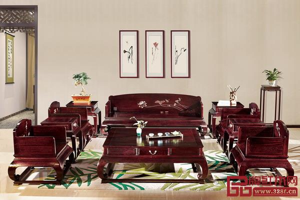 荣燊堂《和谐系列沙发》荣获“匠心最美红木新品金匠奖”