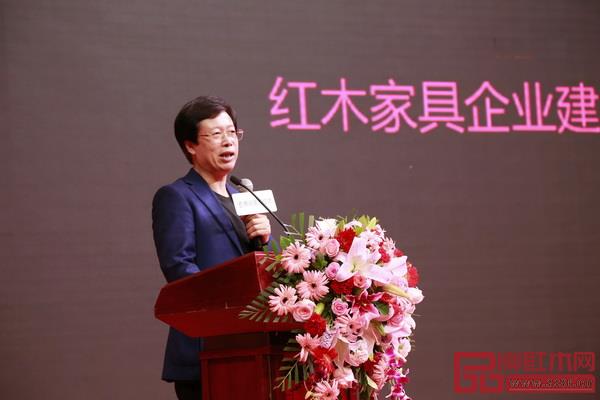 深圳家具研究开发院院长,南京林业大学家具与工业设计学院教授、博士生导师许柏鸣 深圳家具研究开发院院长,南京林业大学家具与工业设计学院教授、博士生导师许柏鸣