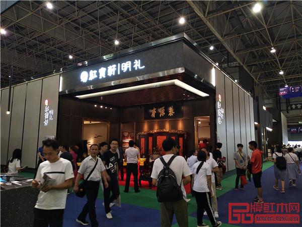 红宝轩、观山雅院、禾木上品等红木家具品牌亮相东莞名家具展 红宝轩、观山雅院、禾木上品等红木家具品牌亮相东莞名家具展