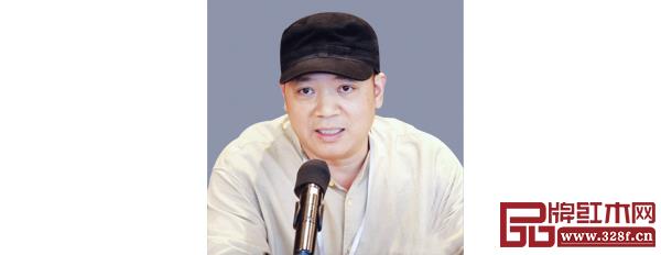  中国工艺美术大师吴尧辉