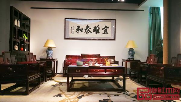 紫色在红木家具中具有非常高贵和敬畏的地位