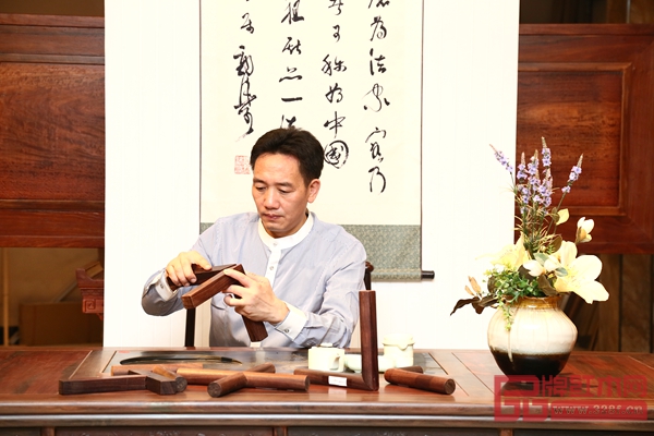 当了一年多厂长后,陈新平开始信念涌动,初试创业 当了一年多厂长后,陈新平开始信念涌动,初试创业