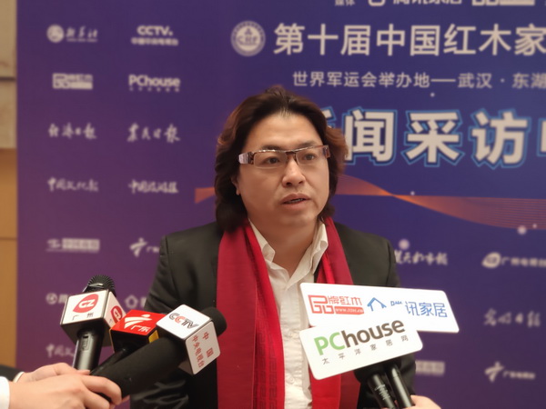 戴为红木总裁戴爱国接受央视、广东电视台、腾讯家居、太平洋家居等媒体联访 戴为红木总裁戴爱国接受央视、广东电视台、腾讯家居、太平洋家居等媒体联访