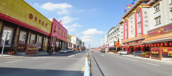 红木家具名店街(大涌镇供图) 红木家具名店街(大涌镇供图)