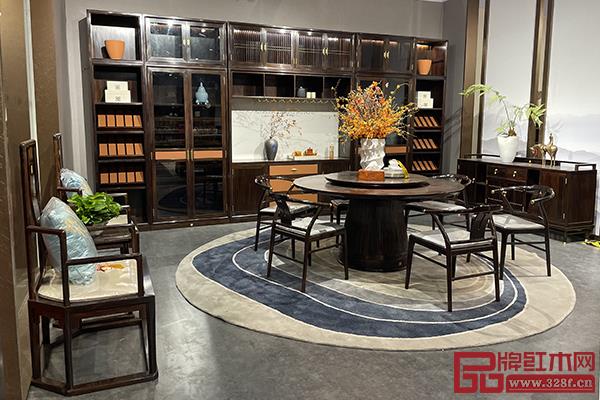 东成文宋展位的整体空间搭建,呈现出一个“所见即所得”的多场景家居空间 东成文宋展位的整体空间搭建,呈现出一个“所见即所得”的多场景家居空间