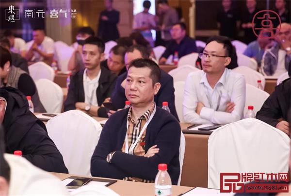 所有经销商齐聚东磁大厦参加新品发布盛典 所有经销商齐聚东磁大厦参加新品发布盛典