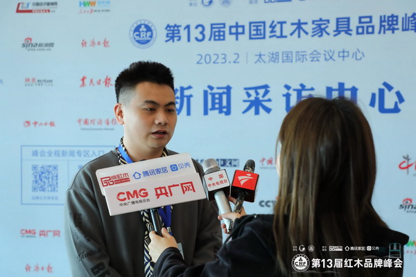 清韵红木总经理张秉勋接受央视等媒体采访 清韵红木总经理张秉勋接受央视等媒体采访