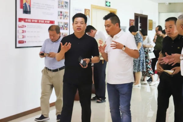 金华市委统战部领导一行莅临中信红木考察调研