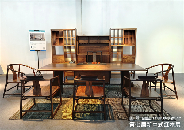 云吉智造参展作品《盾派茶台》 云吉智造参展作品《盾派茶台》