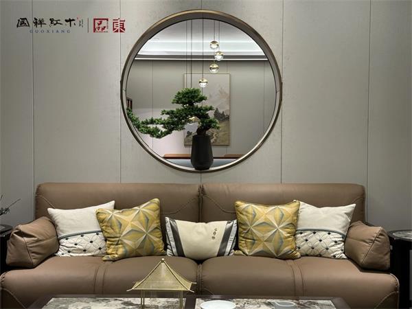 国祥红木： 从细节入手！点亮格调十足的红酸枝新中式家具